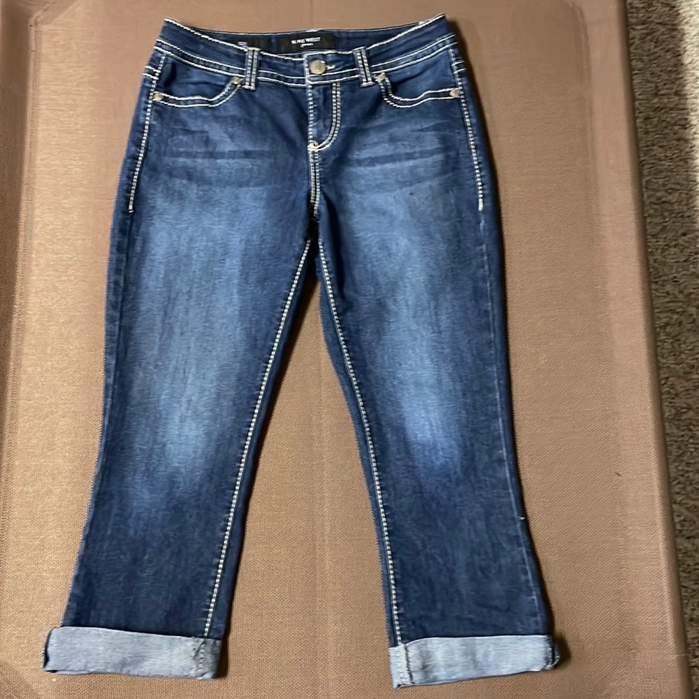 Women’s Nine West jean capris. Size 4/27.
